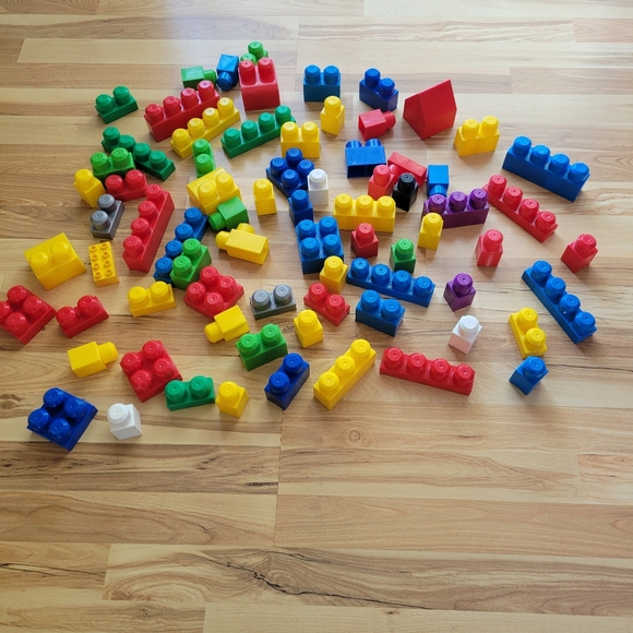 Mega Blocks Toys - Picture 2 of 2